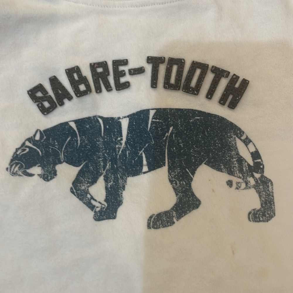 Gymboree saber tooth tiger 100% cotton white long sleeve top jersey boys size 5